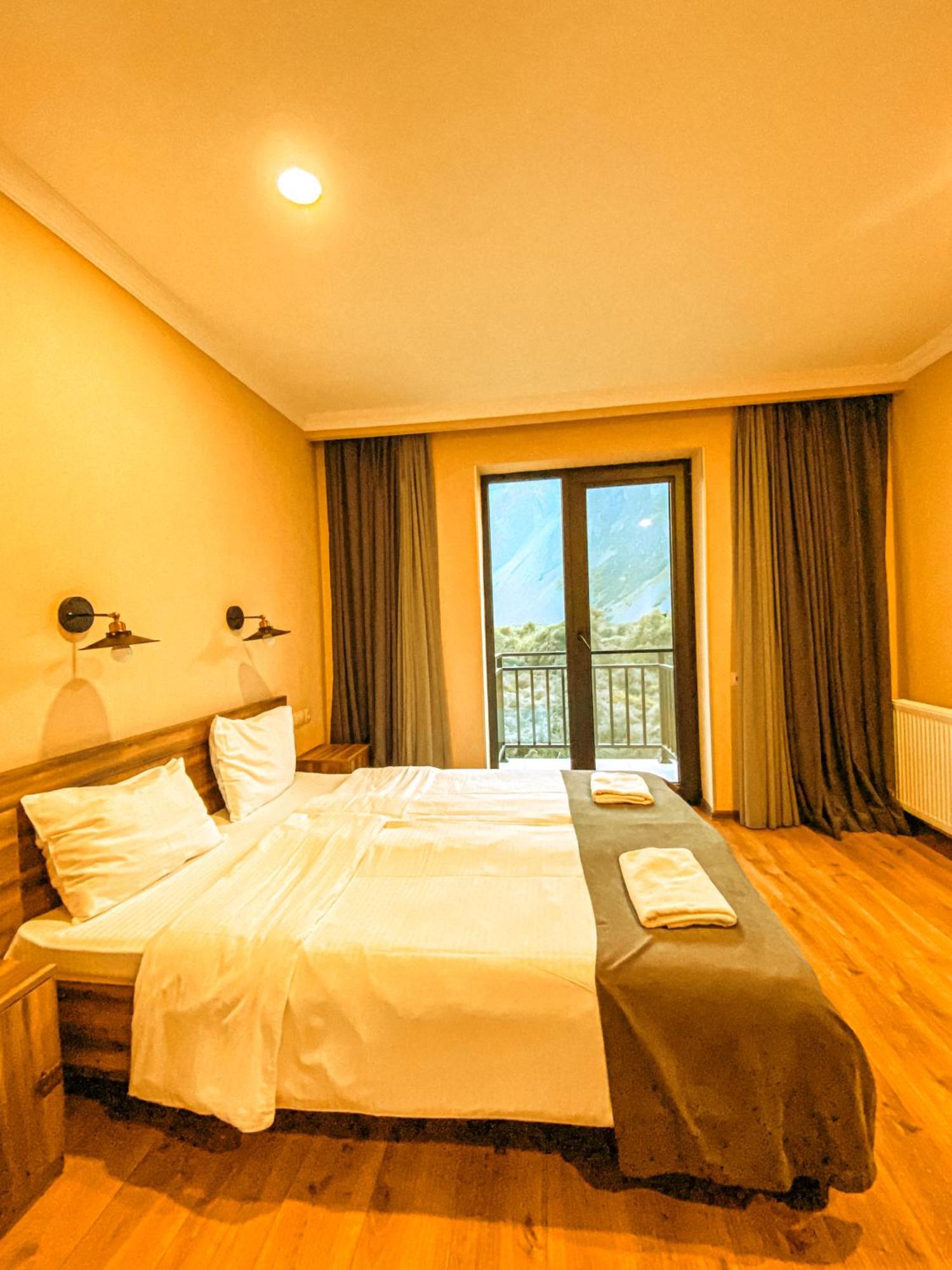 Hotel Gold Kazbegi ภายนอก รูปภาพ