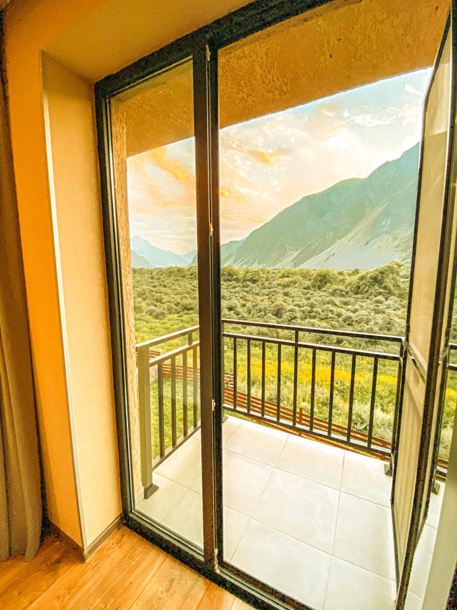 Hotel Gold Kazbegi ภายนอก รูปภาพ
