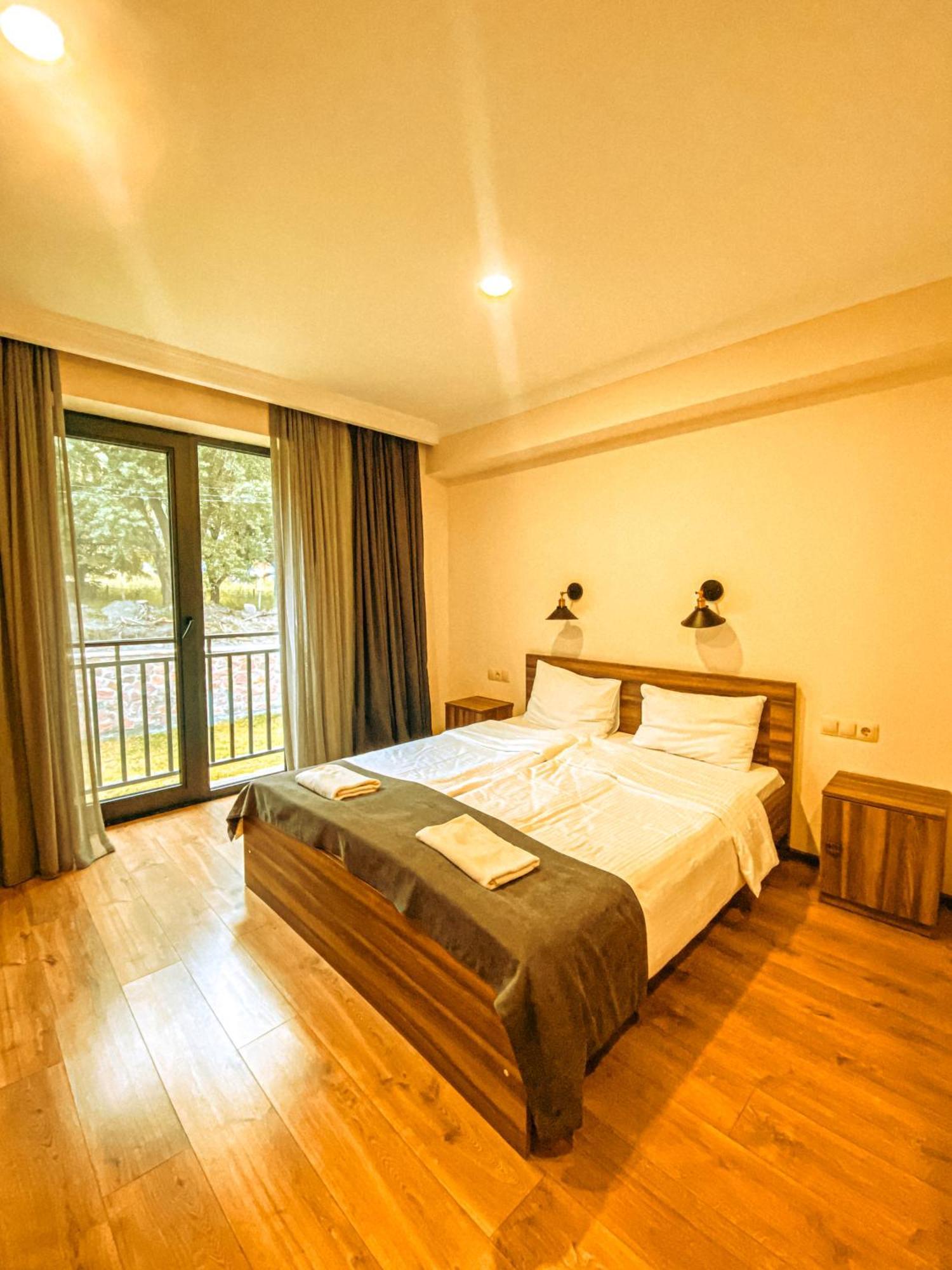 Hotel Gold Kazbegi ภายนอก รูปภาพ