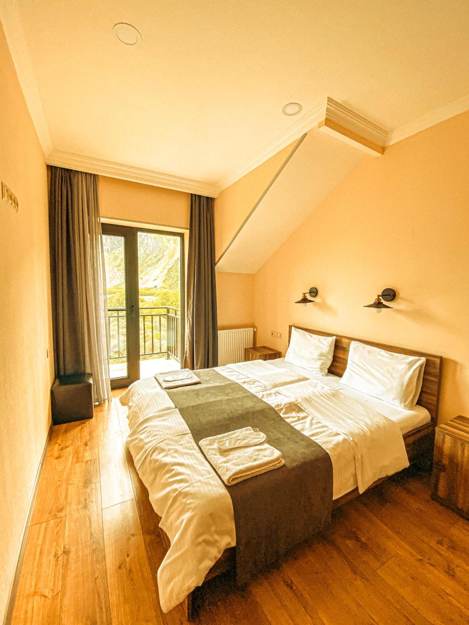 Hotel Gold Kazbegi ภายนอก รูปภาพ